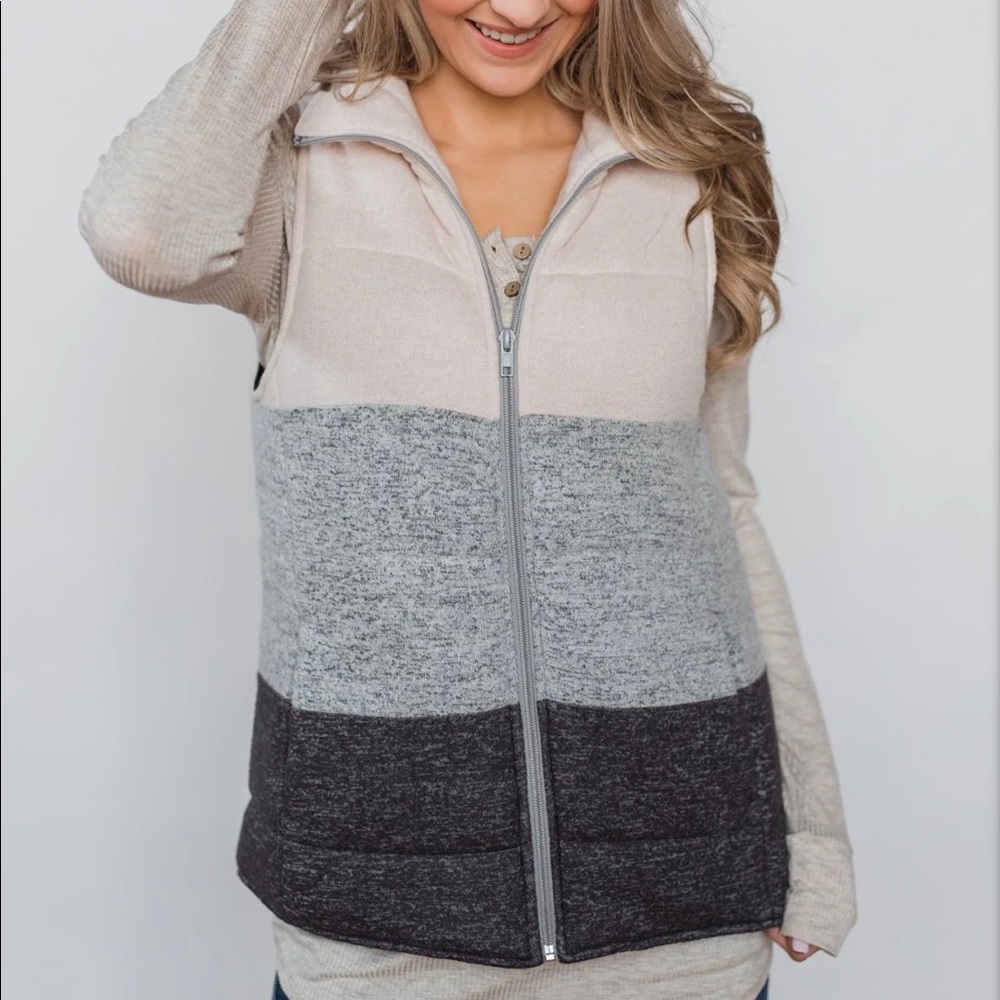Color Block Cotton Puffer Vest- Oatmeal & Grey. Sz L, like new